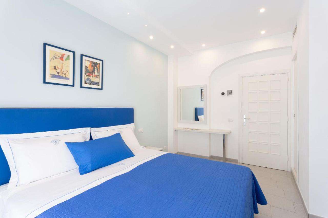 Tofani Apartment - Luminoso Con Terrazzo Panoramico Sorrento Luaran gambar