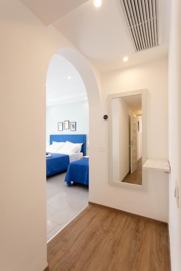 Tofani Apartment - Luminoso Con Terrazzo Panoramico Sorrento Luaran gambar
