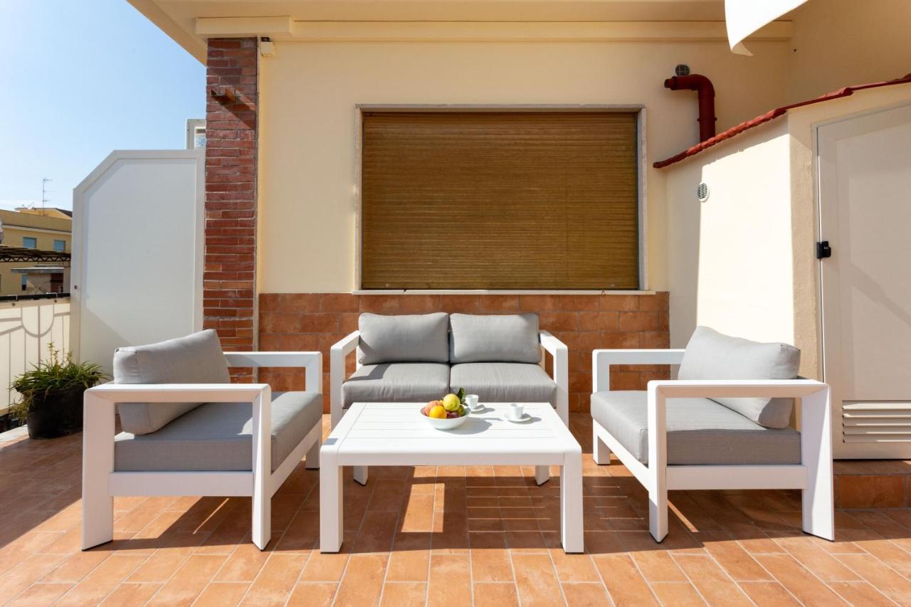 Tofani Apartment - Luminoso Con Terrazzo Panoramico Sorrento Luaran gambar
