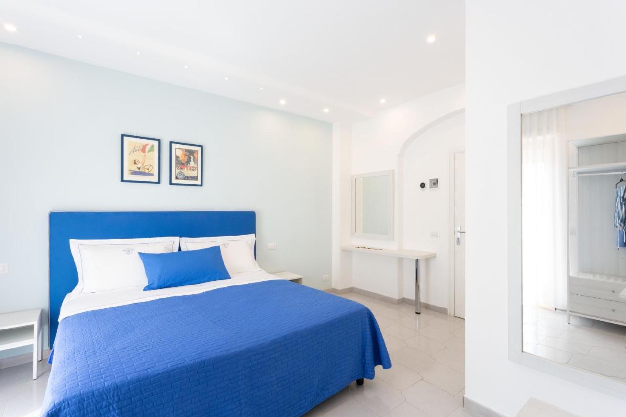 Tofani Apartment - Luminoso Con Terrazzo Panoramico Sorrento Luaran gambar