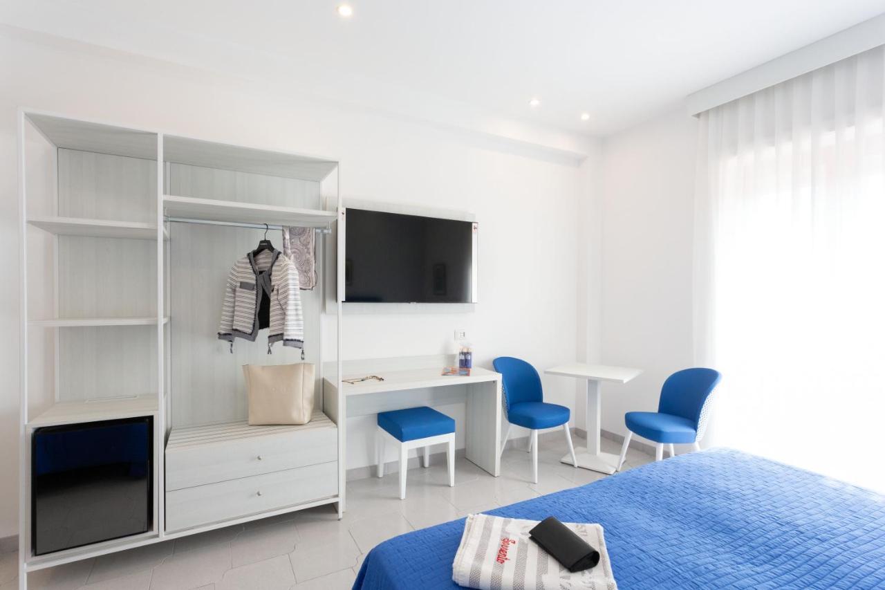 Tofani Apartment - Luminoso Con Terrazzo Panoramico Sorrento Luaran gambar
