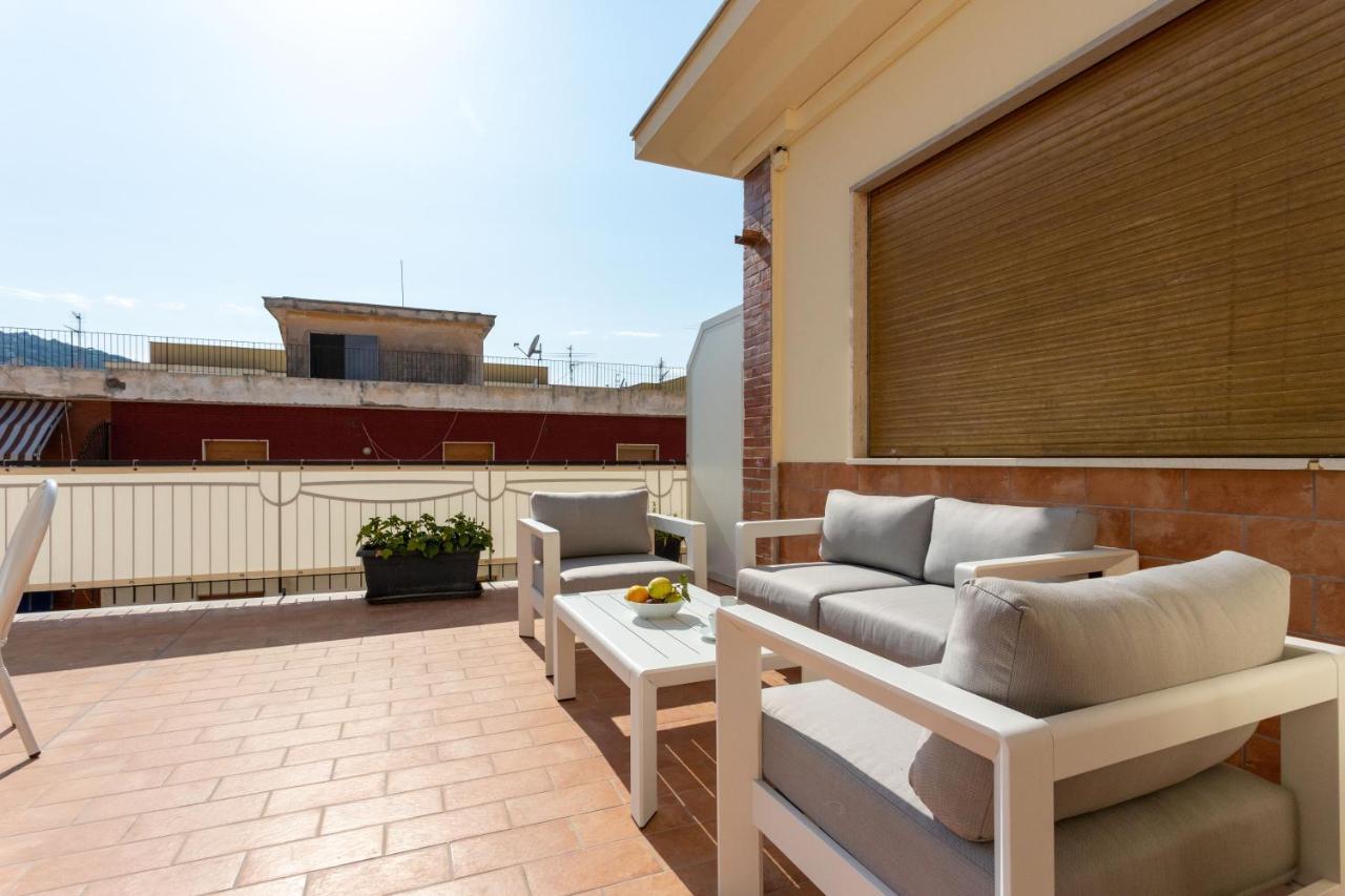 Tofani Apartment - Luminoso Con Terrazzo Panoramico Sorrento Luaran gambar